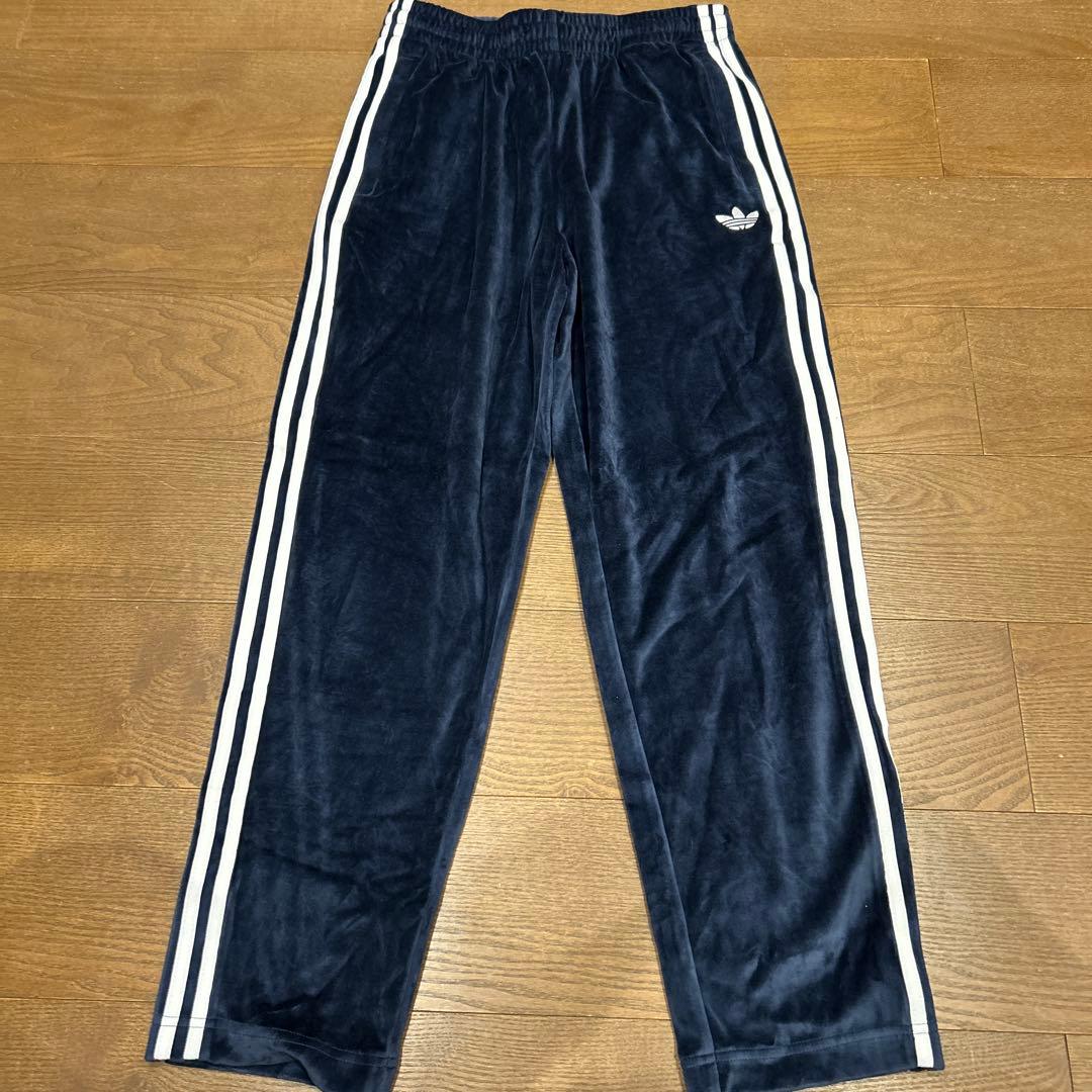 新品 アディダス adidas メンズ・ベロアトラックパンツ XL ネイビー