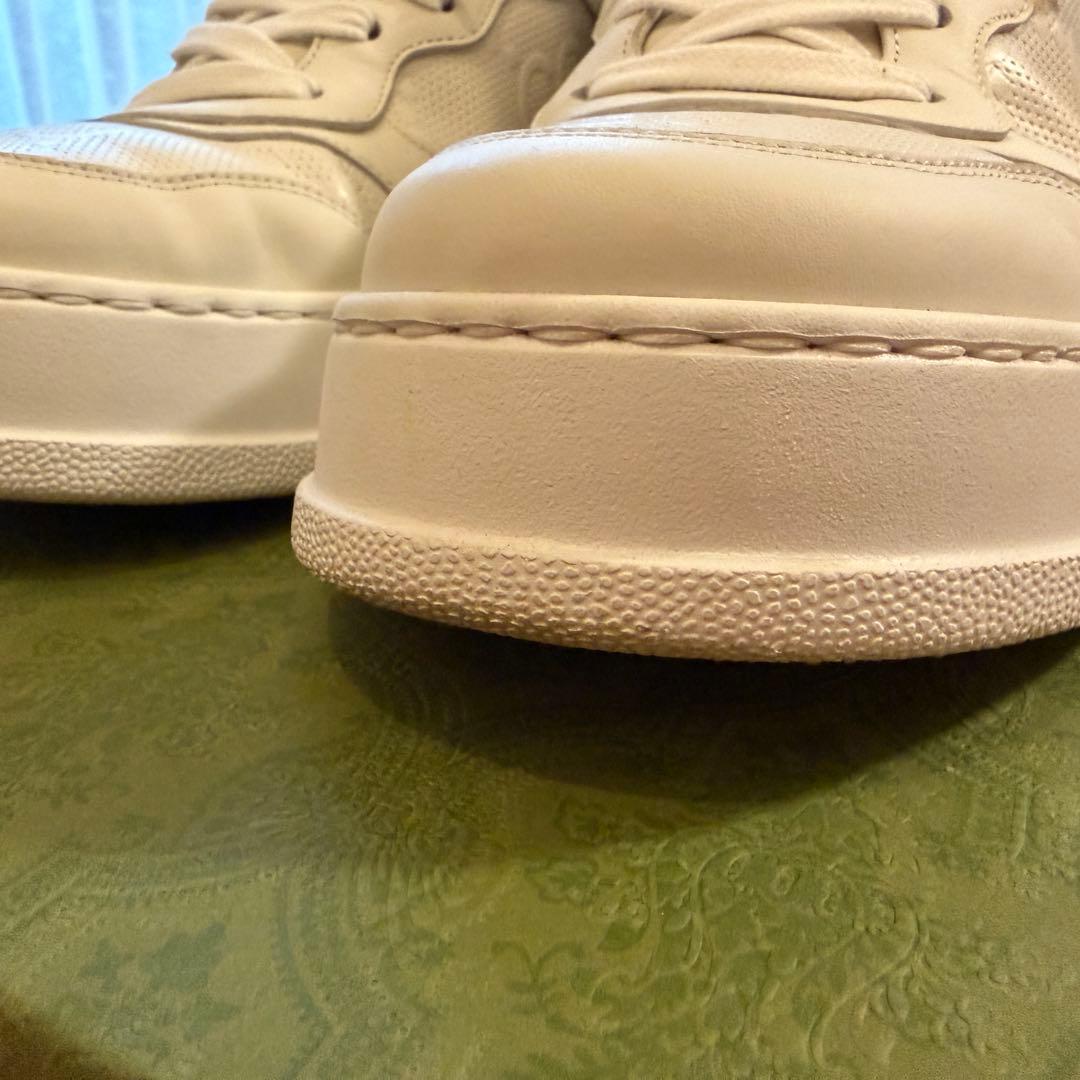 GUCCI GGエンボス メンズ スニーカー ホワイト 8.5（27.5cm）