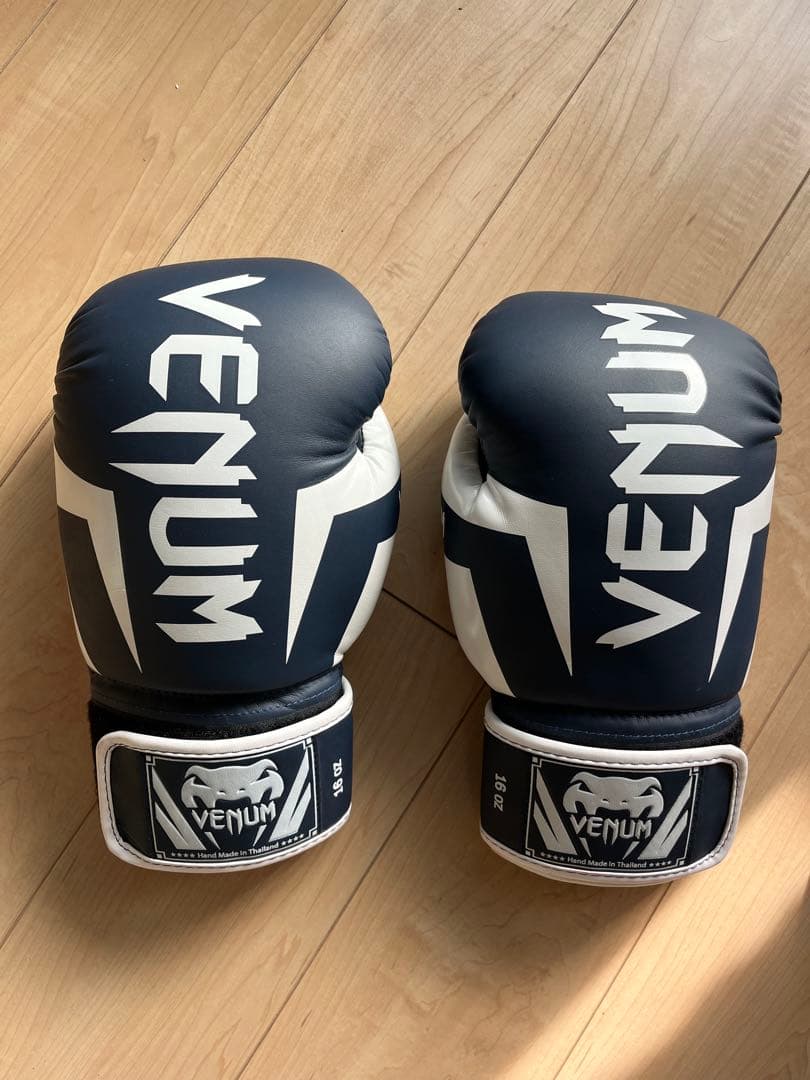 Venum ボクシンググローブ