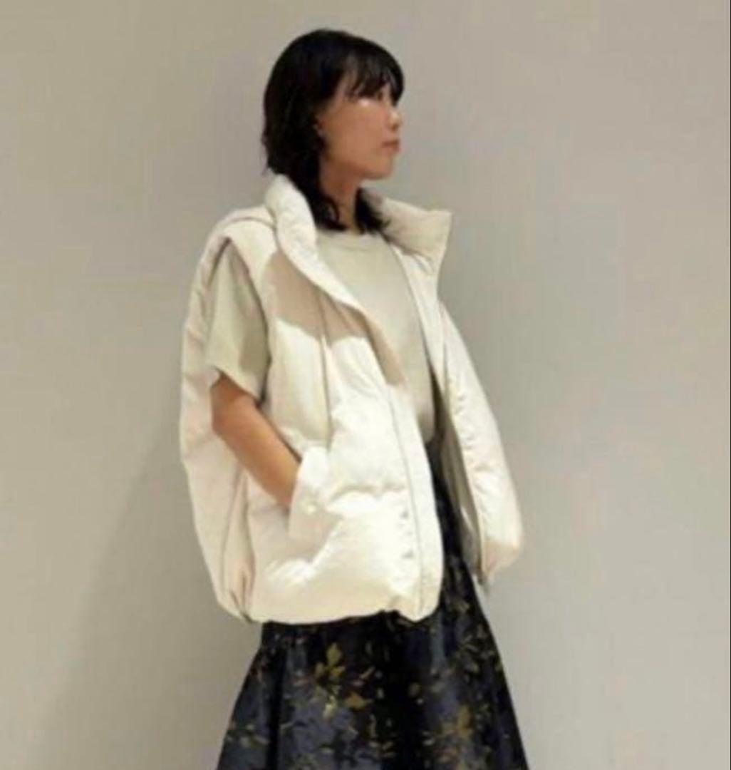 Mila Owen ミラオーウェン フード付きパテッドフレンチダウンベスト