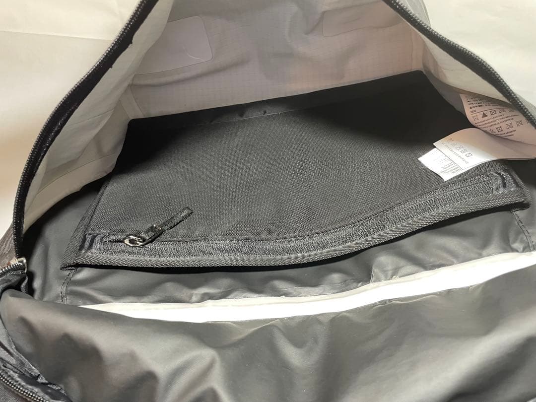 Arc'teryx／グランヴィル 10 クーリエ バッグ