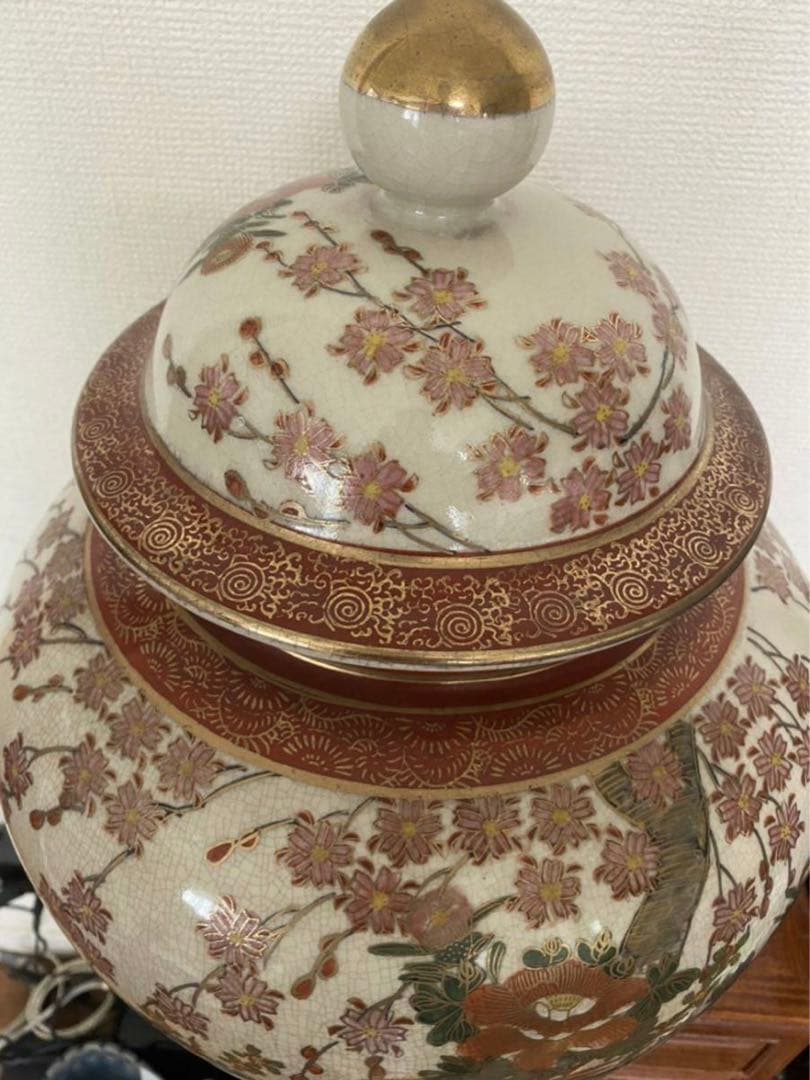薩摩焼　花鳥図　金彩絵　豪華　壺　飾り物　蓋付　高さ42cm 年代物