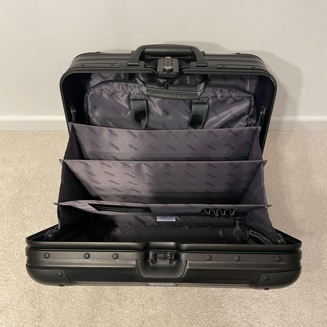 バッグ Capitolino RIMOWA Topas Stealth Black