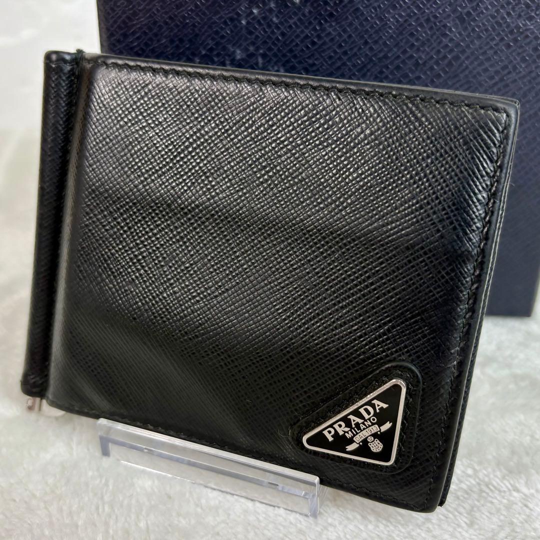 近年モデル　PRADA ブラック サフィアーノレザー マネークリップ　NFC