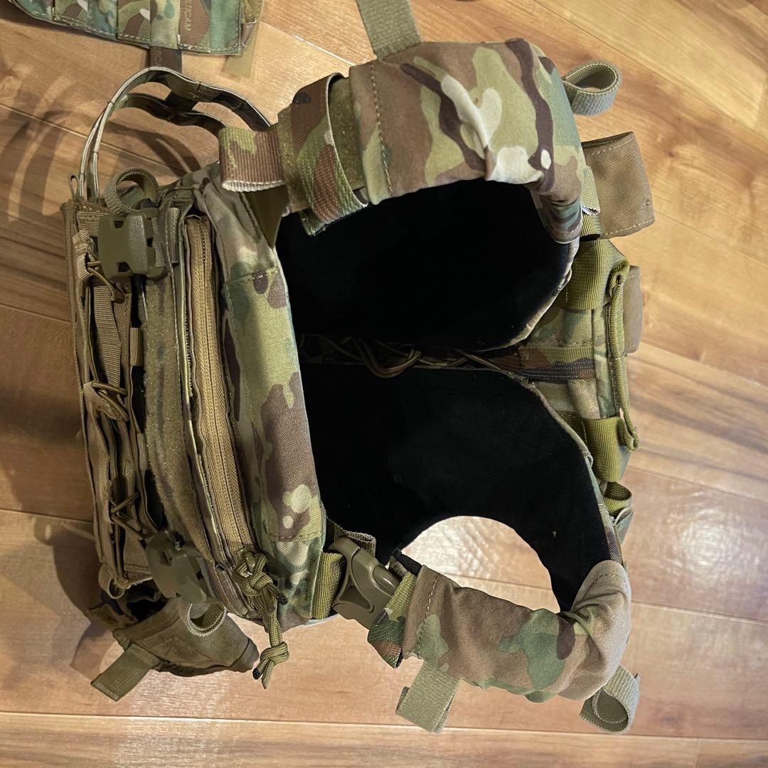 Cork Gear製　AVS プレートキャリア　マルチカム