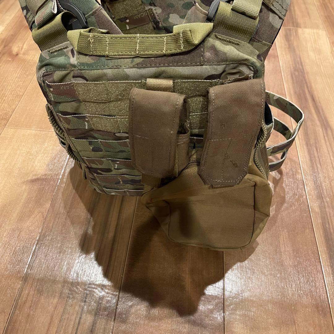 Cork Gear製　AVS プレートキャリア　マルチカム