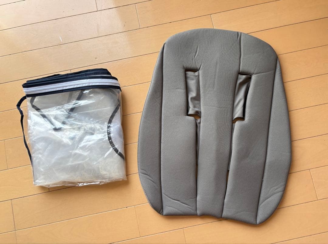 サイベックス　メリオ　カーボン　グレーベビーカー クッションカバー付き