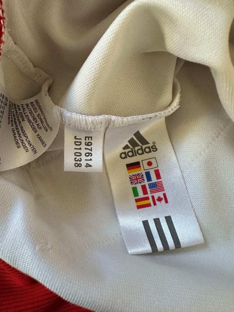 激レア アディダス　リバプールFC　ロゴ刺繍　トラックジャケット　ジャージ