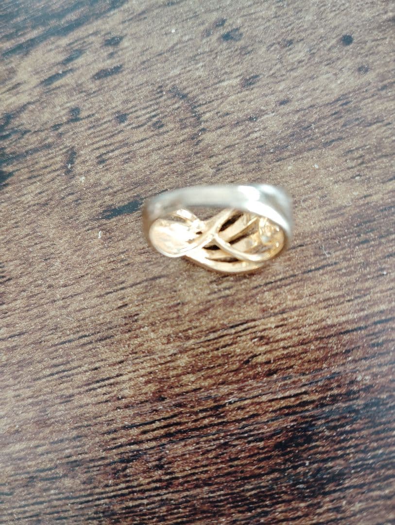 ゴールド ストライプデザイン リング　みるくしゅがー