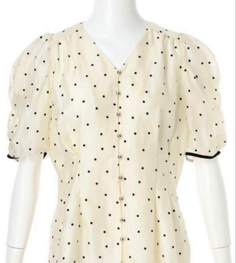 美品　ジャスグリッティーギャザースリーブフロッキーブラウス