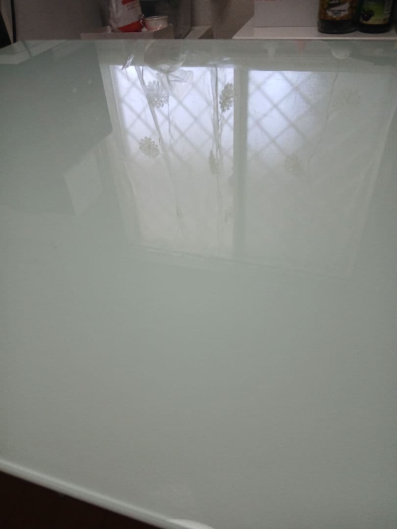 ガラスのダイニングテーブルセット