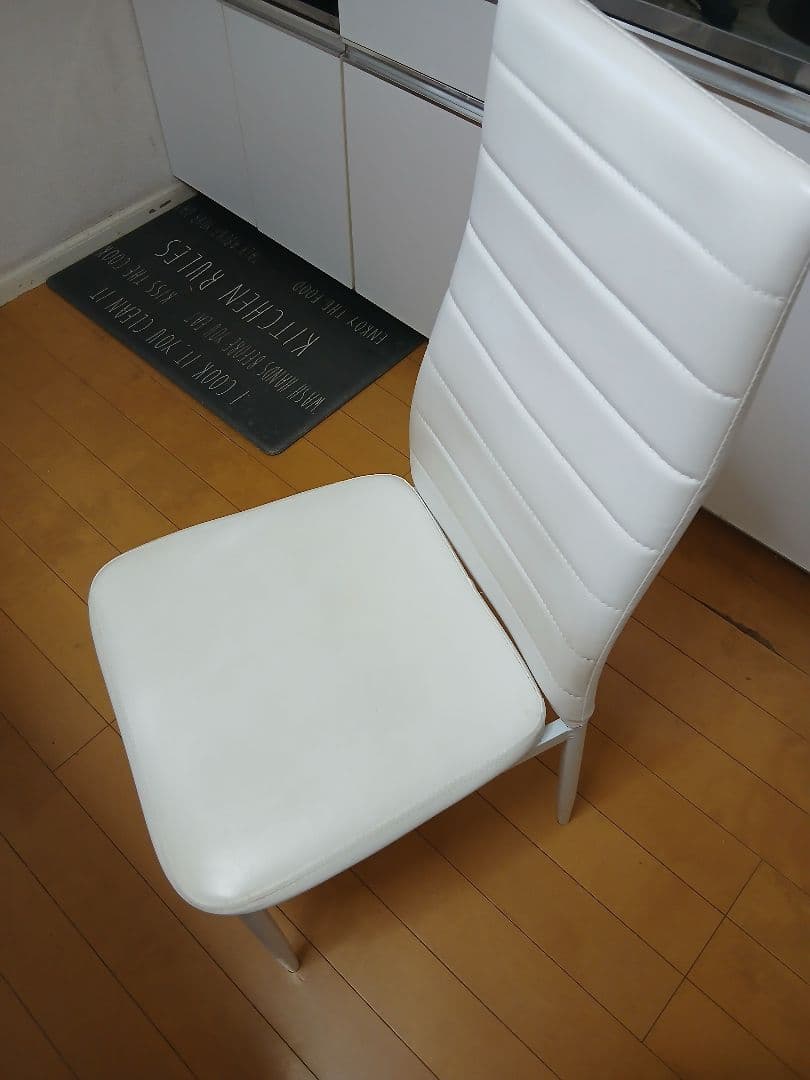 ガラスのダイニングテーブルセット