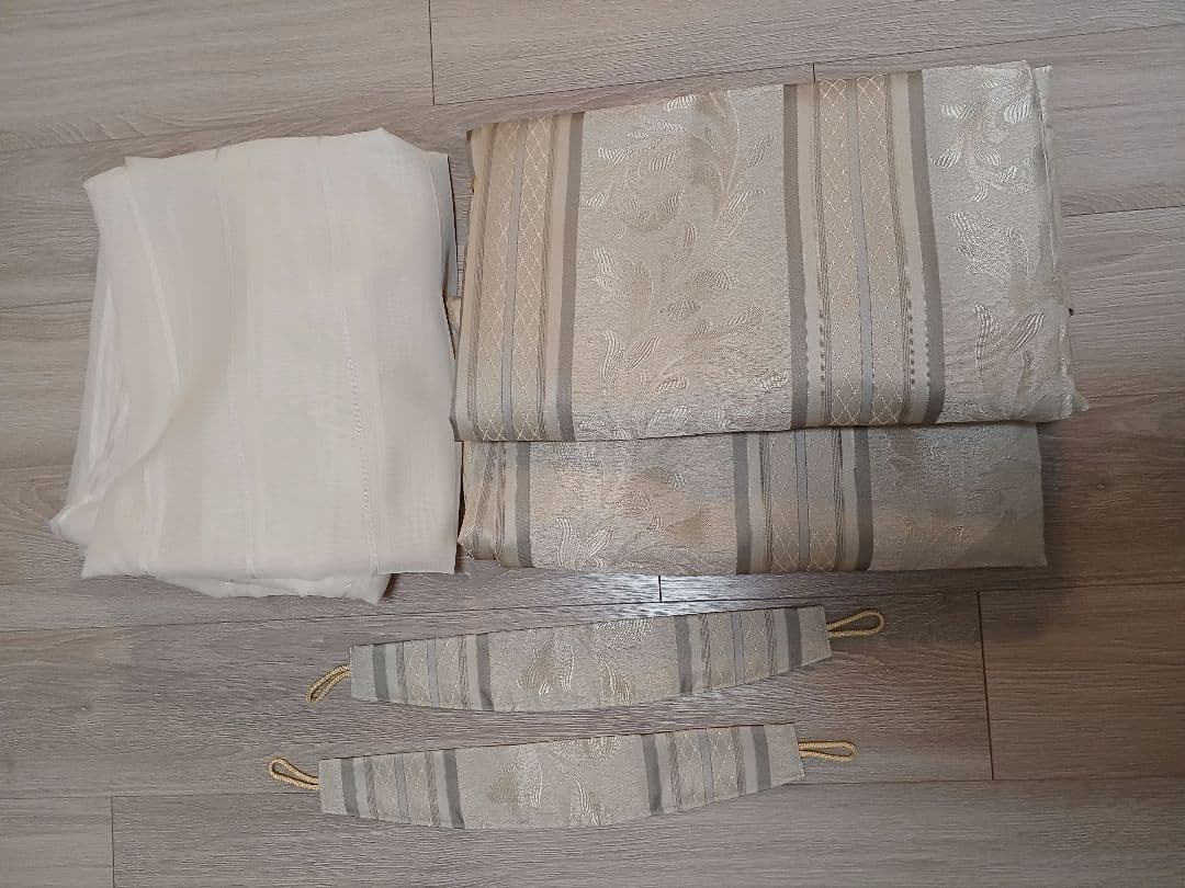 カーテン　丈208cm×幅187cm　2倍ひだ　レース　タッセル付　ベージュ