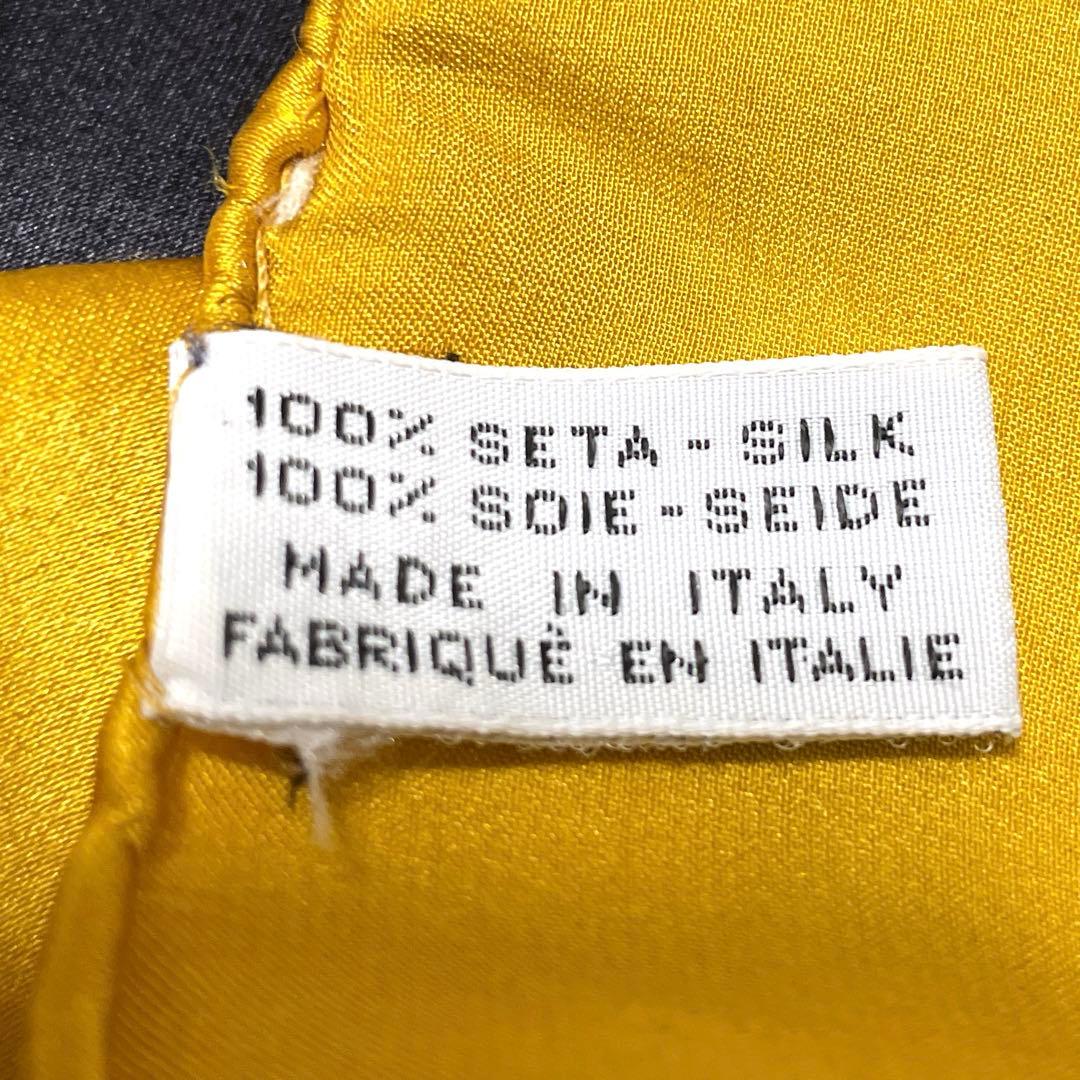 CHANEL大判シルクスカーフ カメリア柄　光沢　タグあり