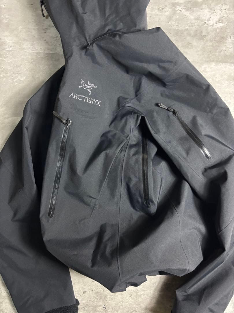 現行モデル ARC'TERYX ALPHA SV JACKET