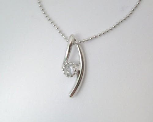 ◇２点セット ローズカットのリングとペンダントネックレス　ホワイトトパーズ流線