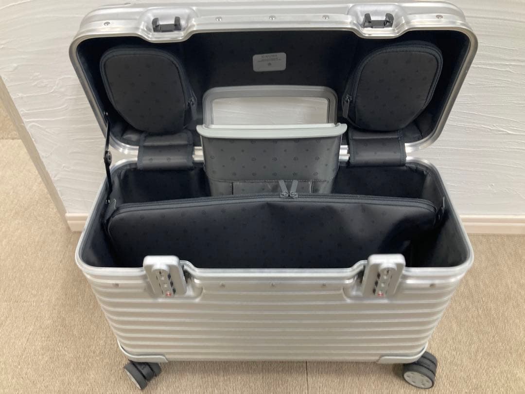 RIMOWA パイロット スーツケース（購入の前にコメントください）