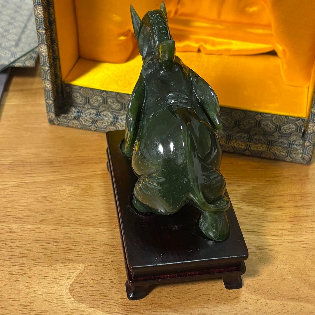 象　玉石　碧玉　台座付き　置物