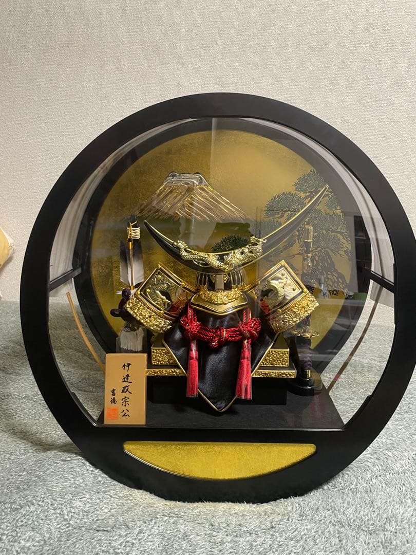 〔美品〕五月人形 吉徳　兜と刀のセット ガラスケース入り