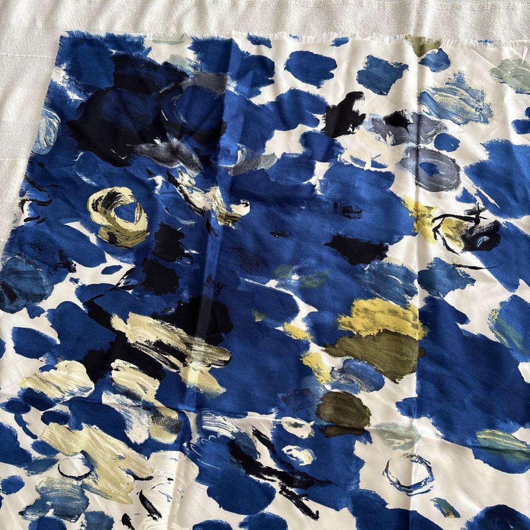 イタリア製　イヴサンローラン　リヴ・ゴーシュ　シルク　スカーフ　YSL 花柄　絹