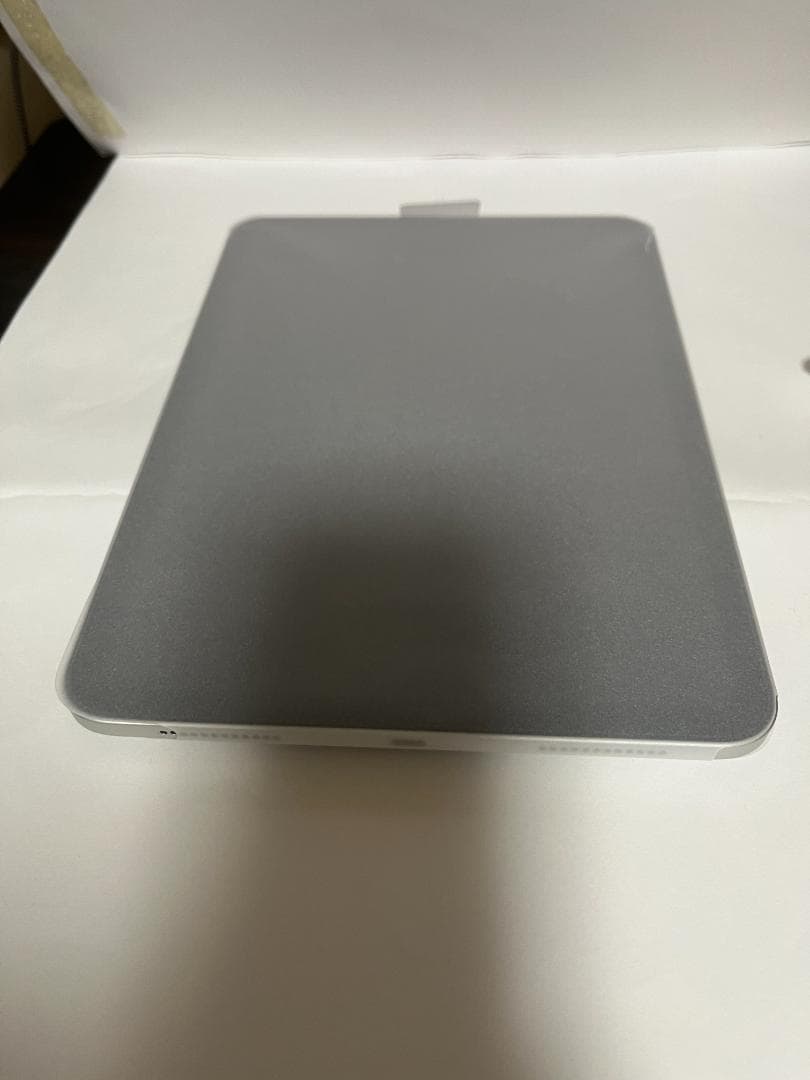 ipad (第10世代) シルバー Wi-Fi　☆ガラスフィルム及びケース付き☆