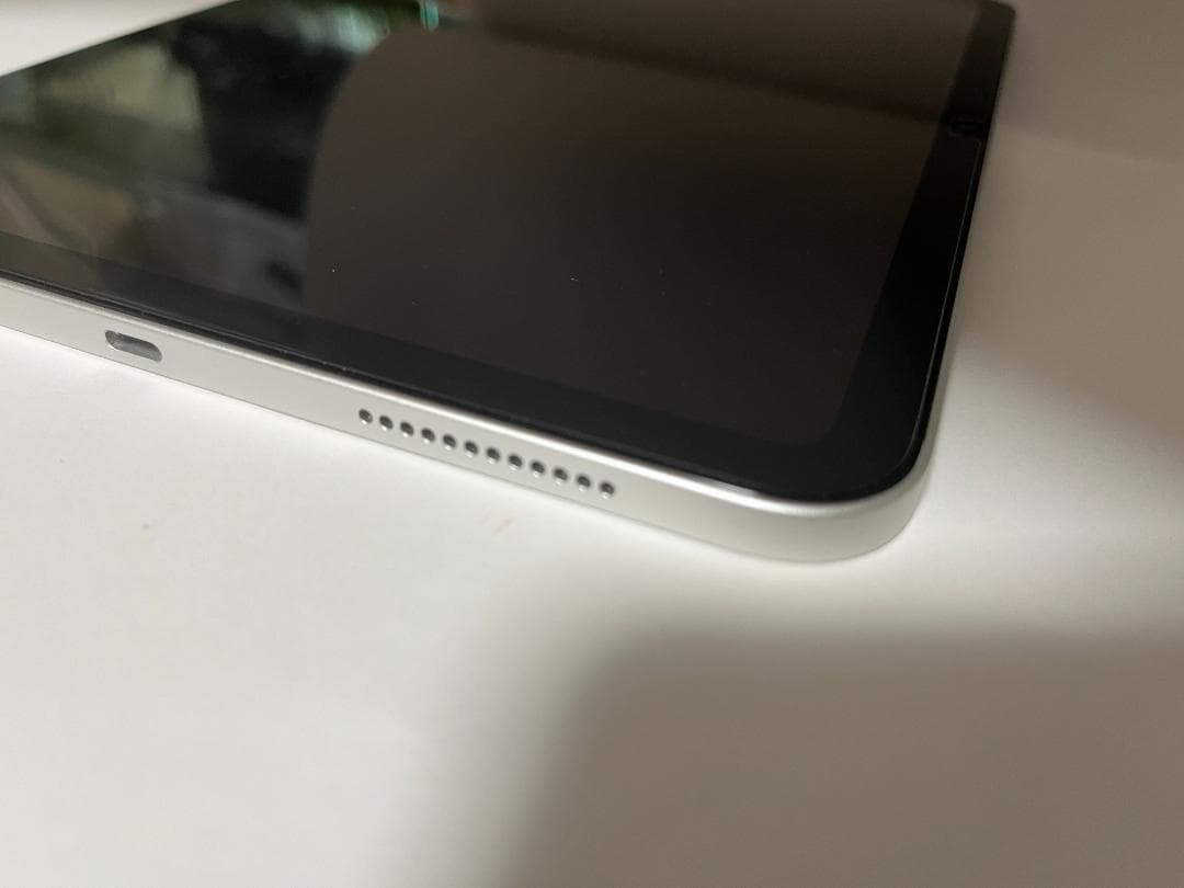 ipad (第10世代) シルバー Wi-Fi　☆ガラスフィルム及びケース付き☆