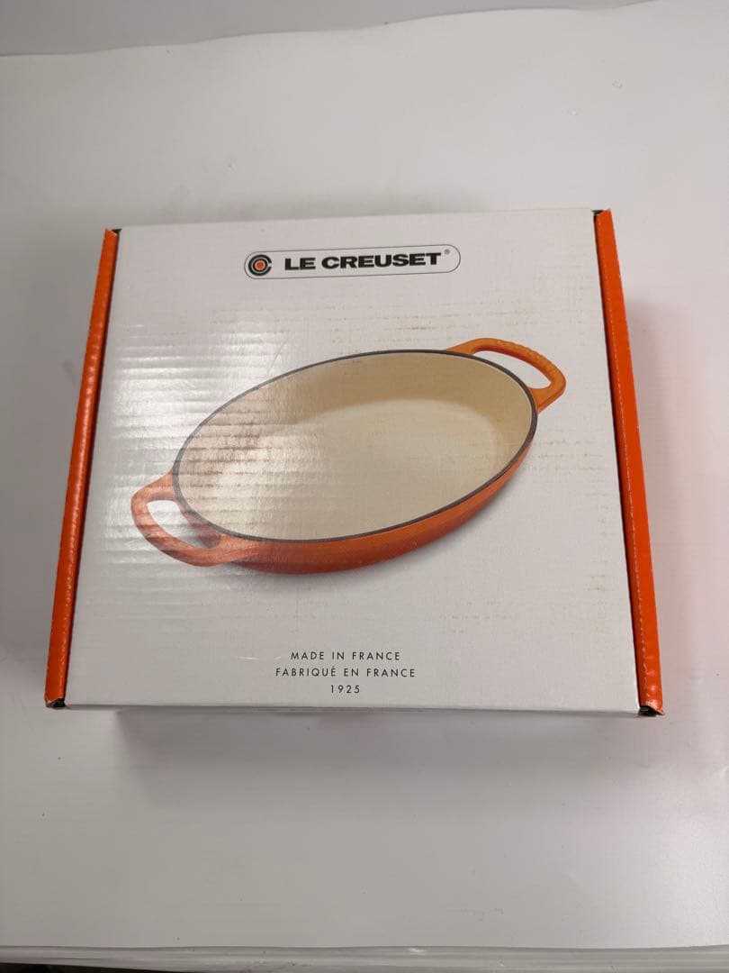 【新品未使用】ルクルーゼ　シグニチャー オーバル・プレート 20cm 黒