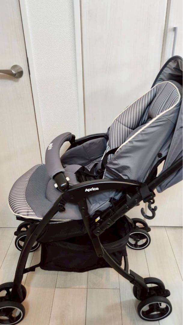 折りたたみアップリカ　ラクーナクッションフリーAB ベビーカー　グレー