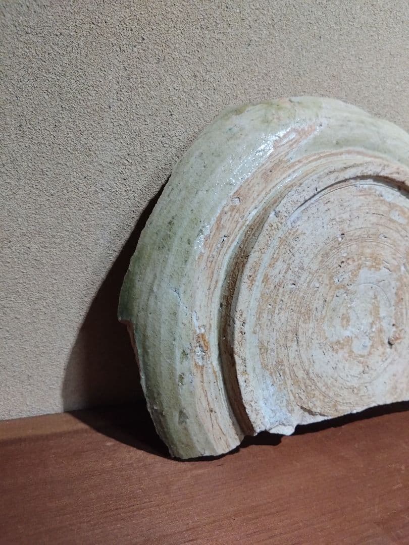 美濃陶片 黄瀬戸 菊花 織部釉流し紋 大皿 陶片 残欠 志野 織部 古陶磁