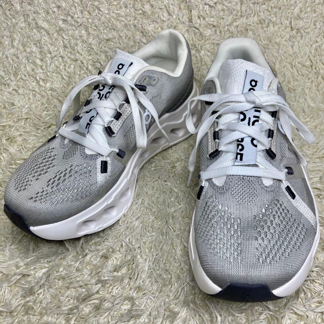 『未使用』On Cloudeclipse スニーカー 厚底 ランニングシューズ