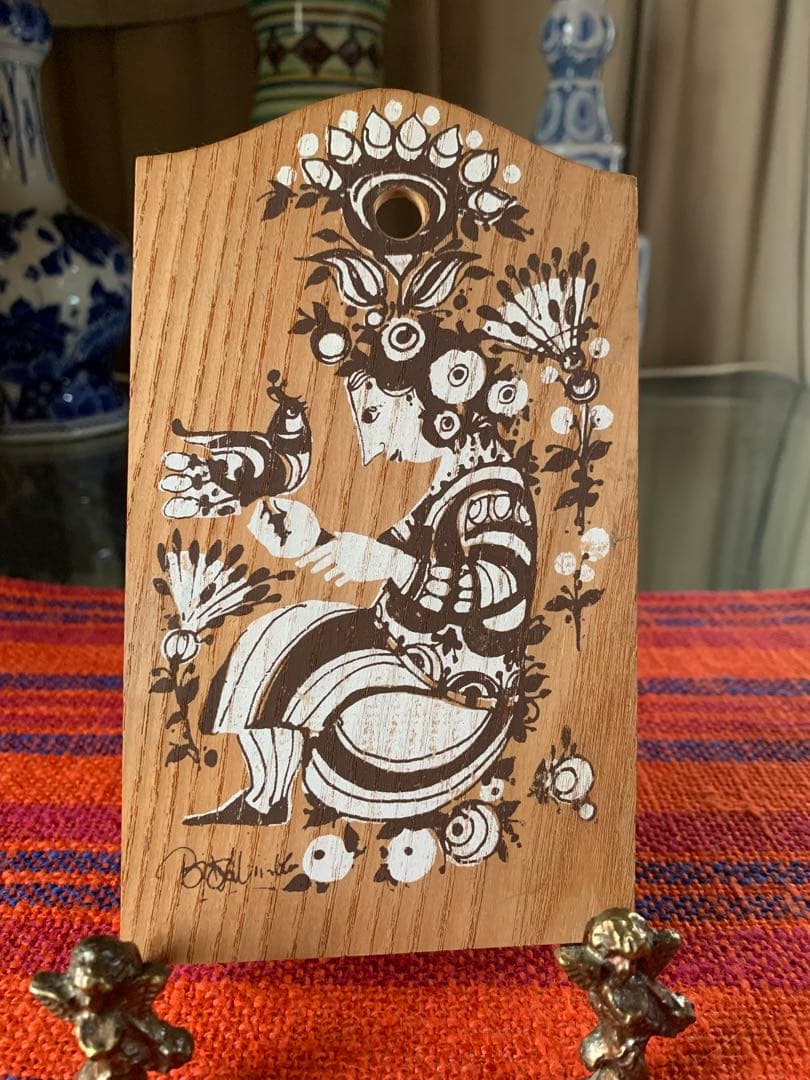 ビヨンヴィンブラッド　ビンテージ・木板に手印刷の少女柄飾り板