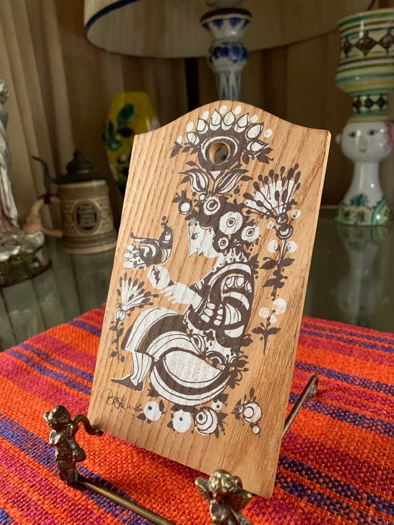 ビヨンヴィンブラッド　ビンテージ・木板に手印刷の少女柄飾り板