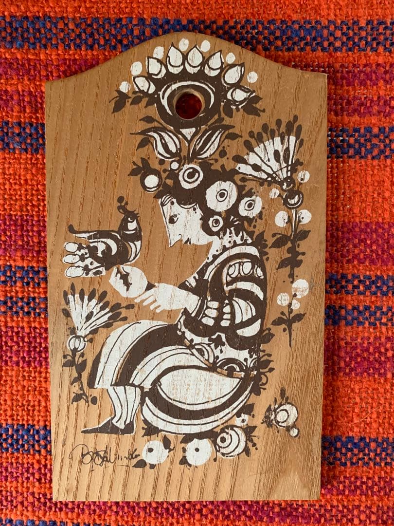 ビヨンヴィンブラッド　ビンテージ・木板に手印刷の少女柄飾り板