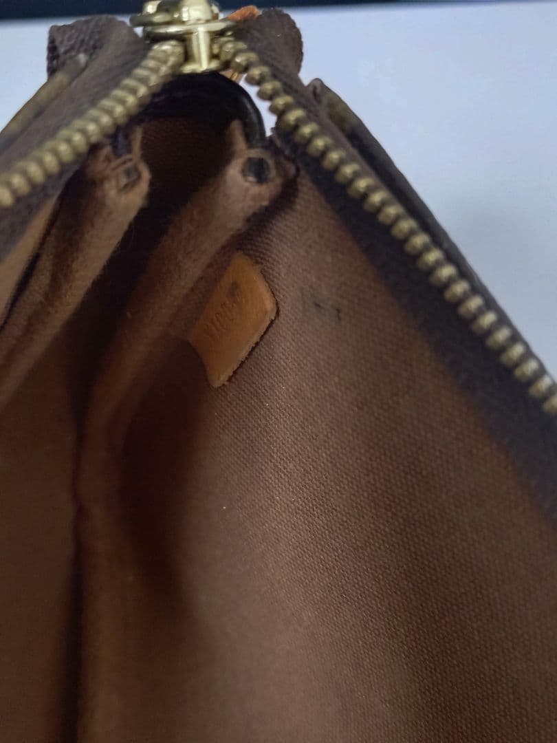 ア*レ様 ルイヴィトン LOUIS VUITTON アクセサリーポーチ