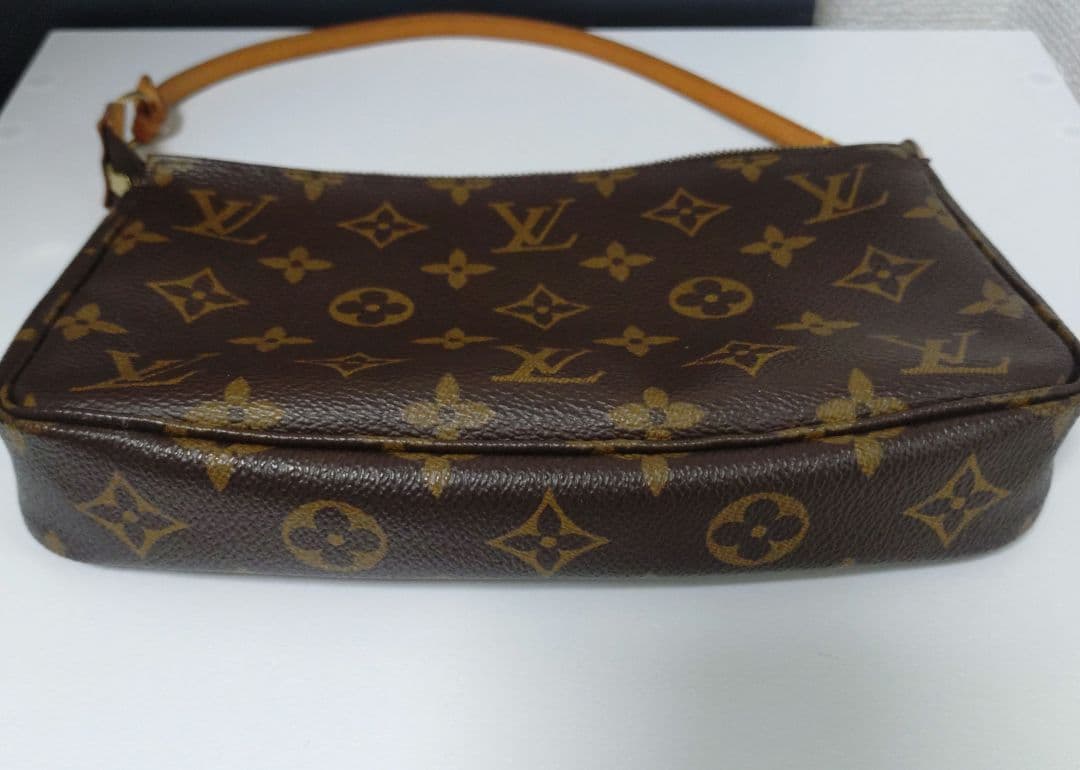ア*レ様 ルイヴィトン LOUIS VUITTON アクセサリーポーチ