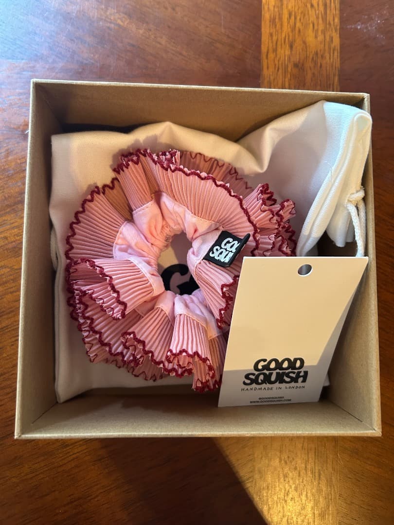 GOODSQUISH フリルシュシュ ピンク