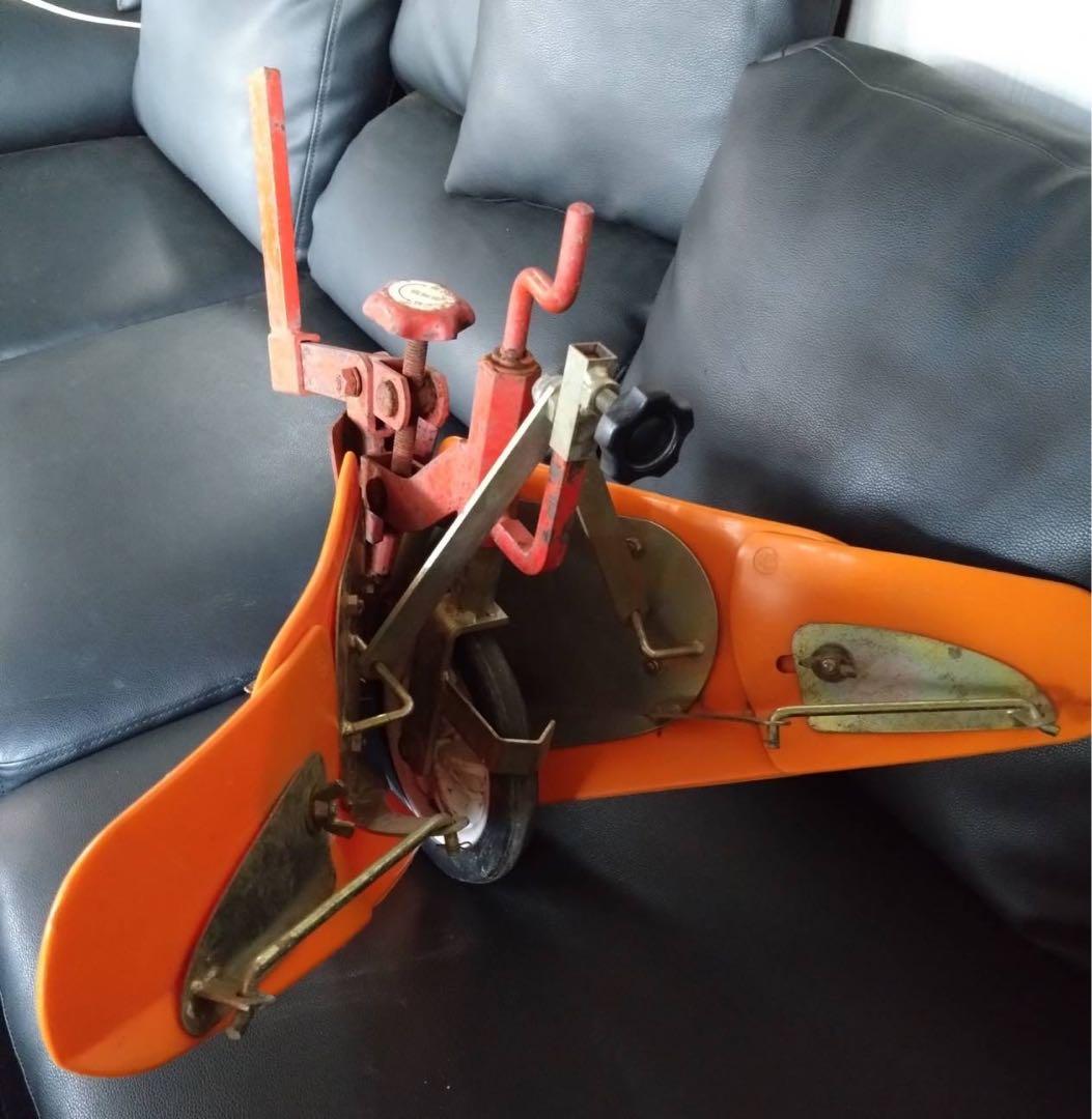 オレンジ色培土器（羽大きめ二枚羽　調節可）