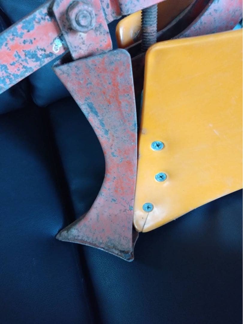 オレンジ色培土器（羽大きめ二枚羽　調節可）