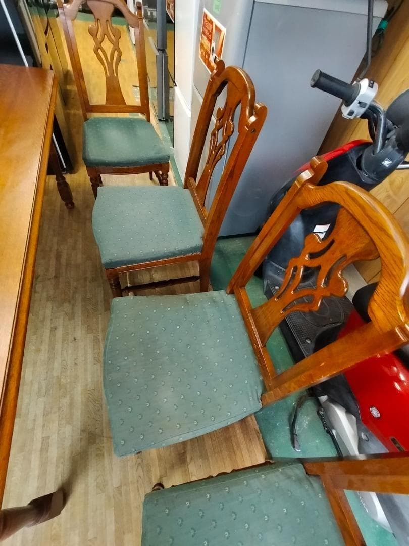 スイカ様　東京都送料込み　三越ブルージュ　ダイニングテーブル　１個