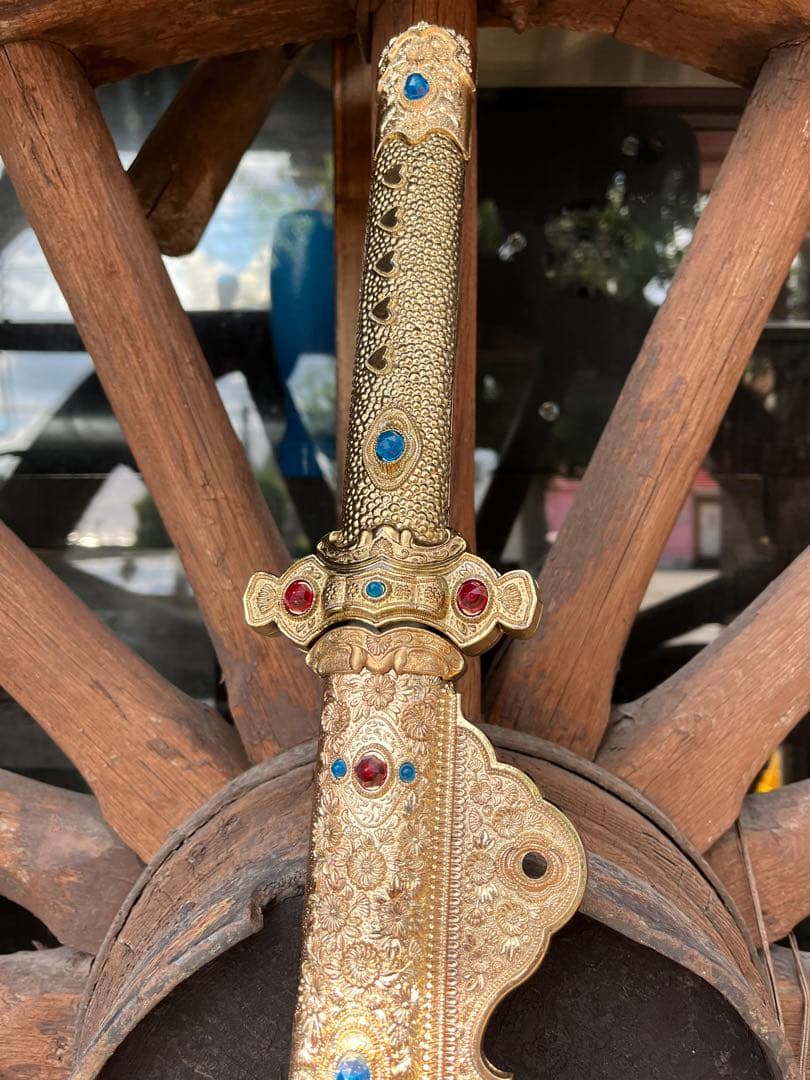 国宝 梨子地螺鈿金荘餝剣 梨地螺鈿金装飾剣 、なしじらでんきんそうの