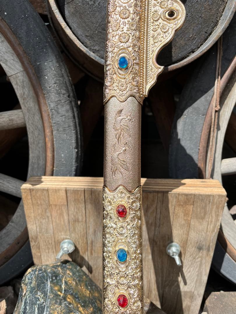 国宝 梨子地螺鈿金荘餝剣 梨地螺鈿金装飾剣 、なしじらでんきんそうの