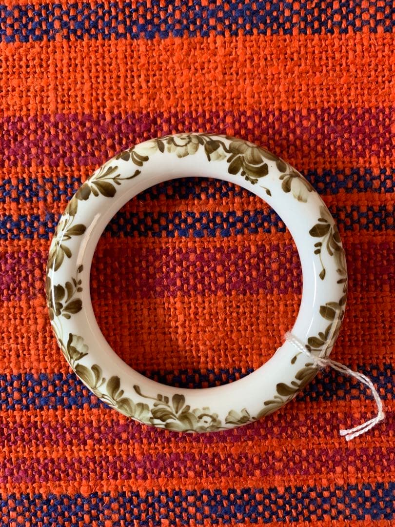 ロイヤルコペンハーゲン　ビンテージのレアなブラウンフラワー陶器のバングルお洒落！