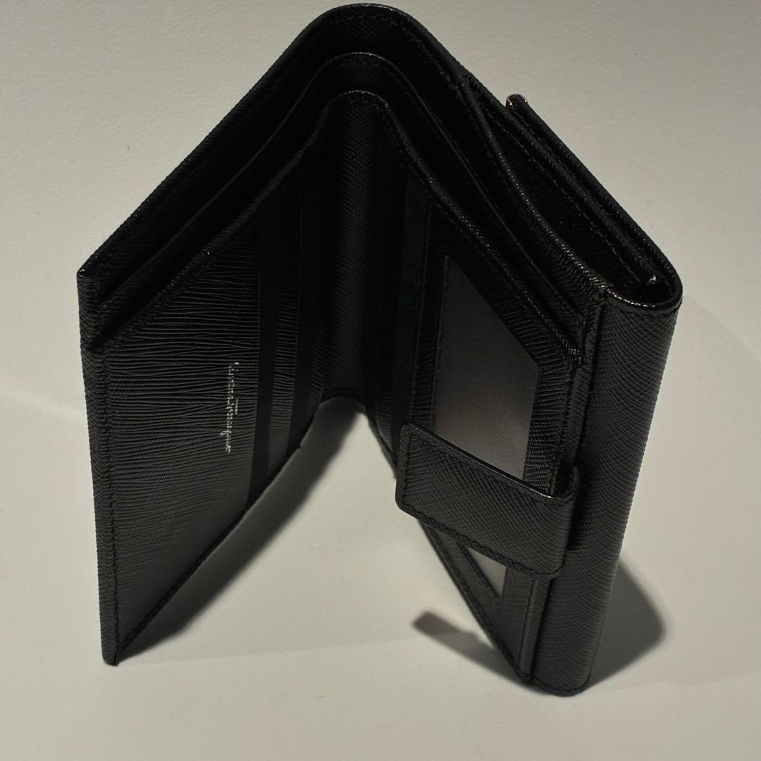 user_31d064ff フェラガモ 二つ折り財布
