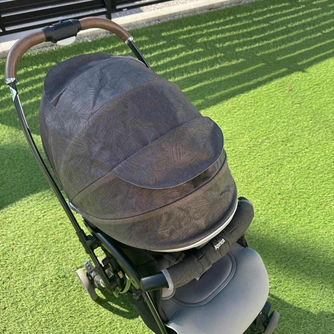 Aprica ラクーナクッションAD 限定黒 ベビーカー