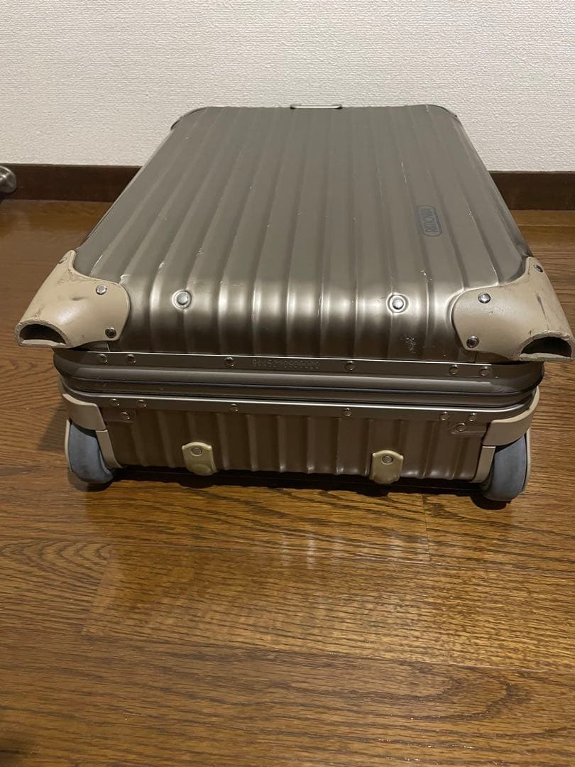 RIMOWA リモワ スーツケース チタン 2輪　32L