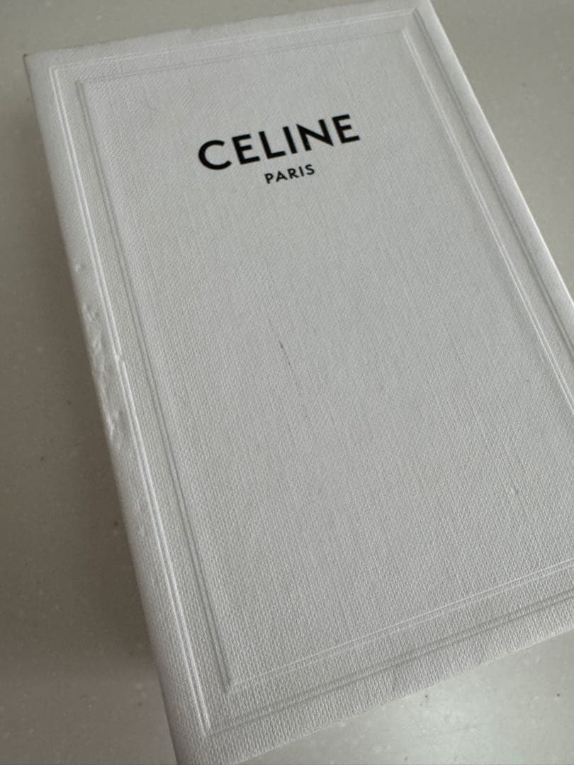 完売　人気　セリーヌ　ウォレット　トリオンフ　カーフスキン　キャンバス