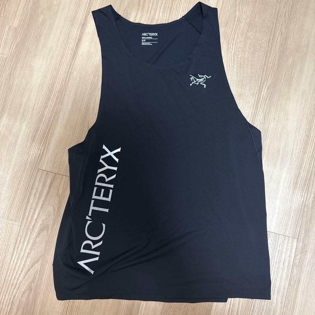 ARC'TERYX ノーバン　ダウンワードロゴ　タンク　メンズ S/P