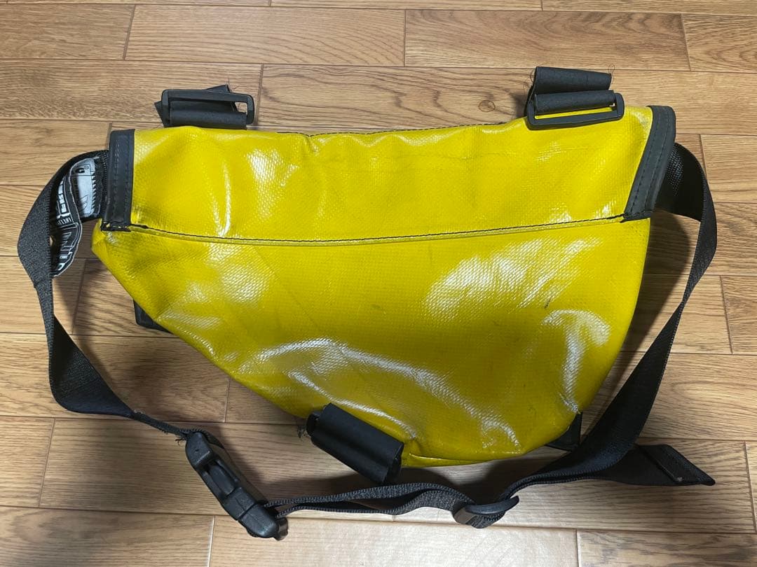 FREITAG ナイトライダー　赤/黄