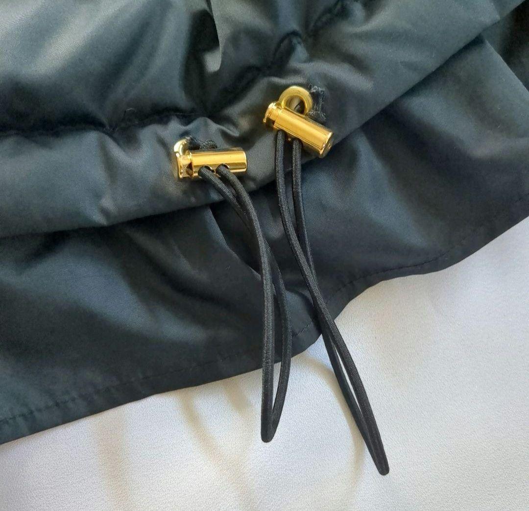 極美品 trois バックギャザー ペプラムダウンジャケット ゴールド金具