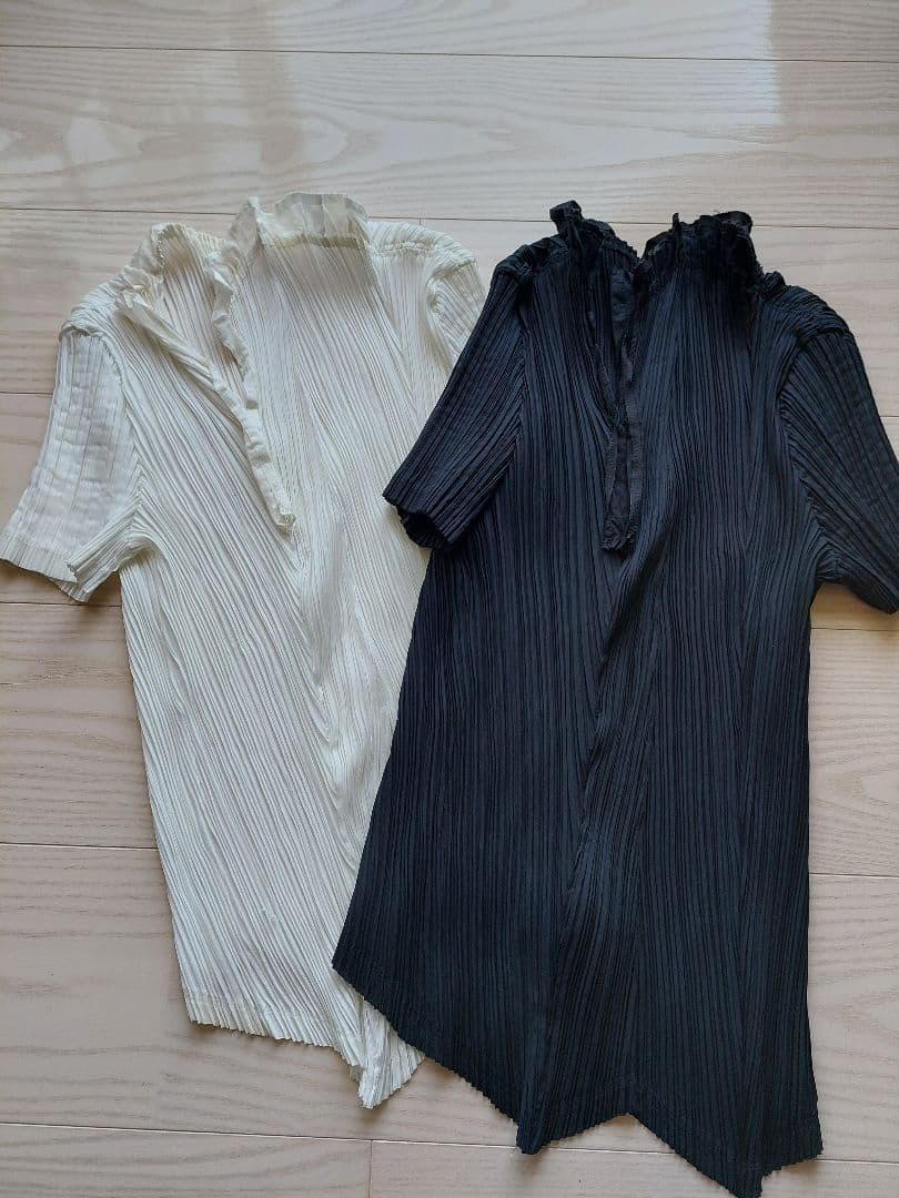 イッセイミヤケISSEY MIYAKE FETE 斜め切り替えプリーツ 黒